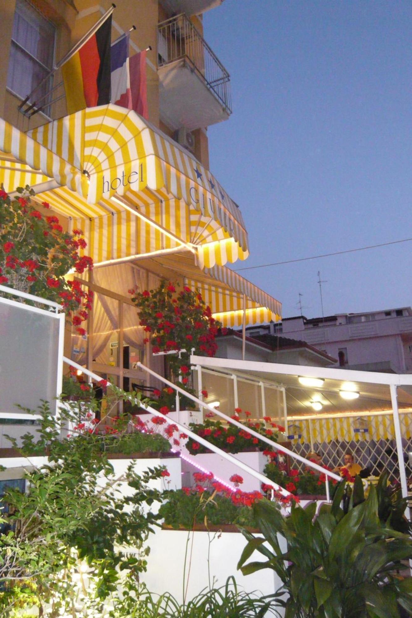 Hotel Giumer Rimini Exterior photo
